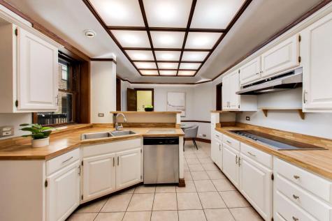 674 West Irving Park Road Chicago IL 60613