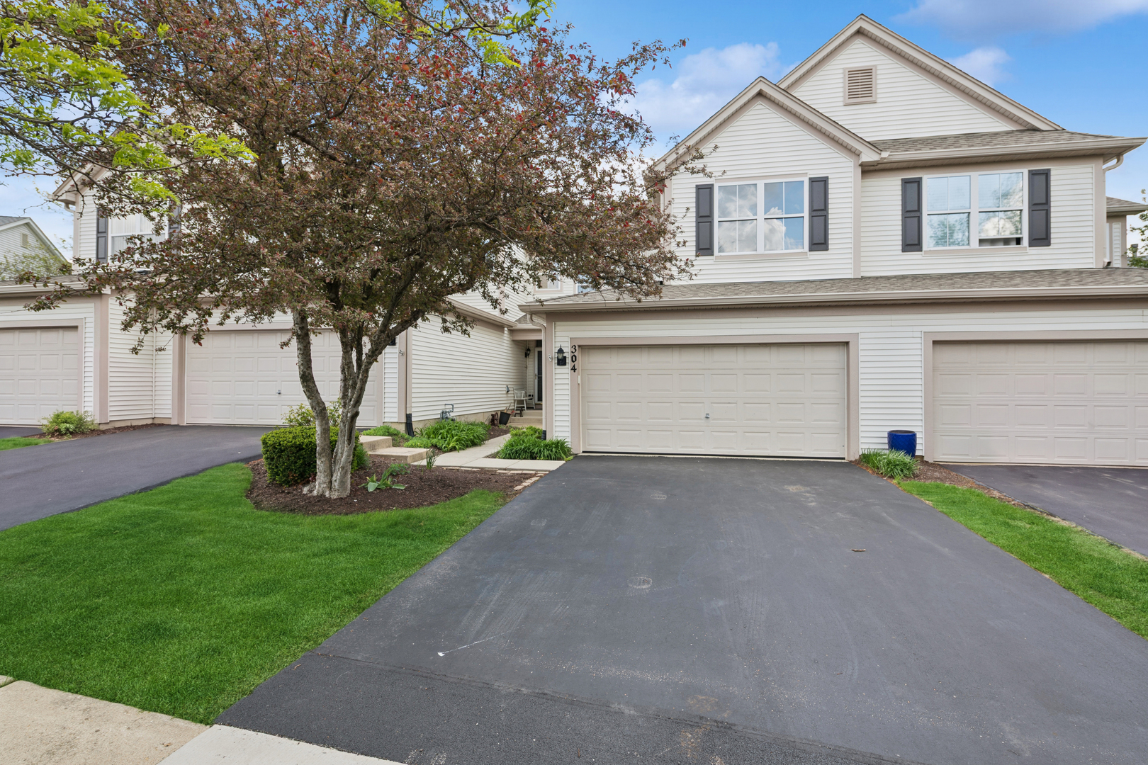 304 Grand Ridge Road St. Charles IL 60175