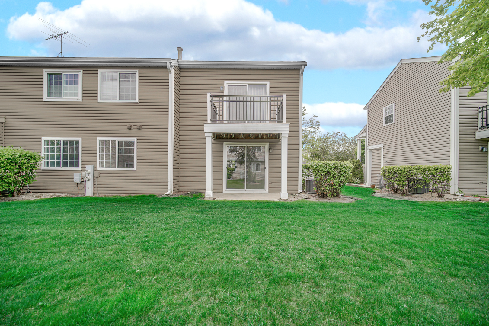 2136 Southwind Circle Schaumburg IL 60194