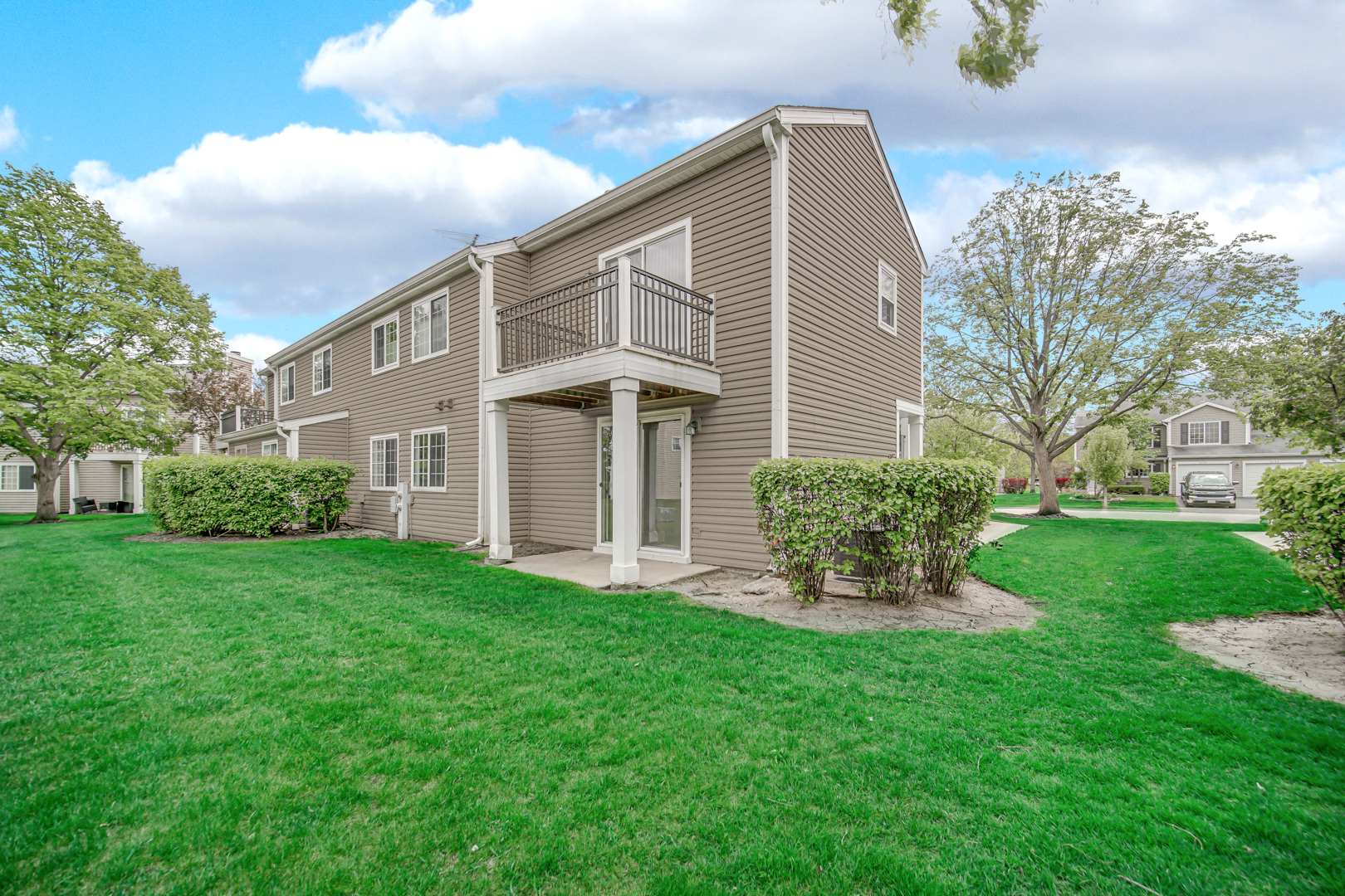 2136 Southwind Circle Schaumburg IL 60194