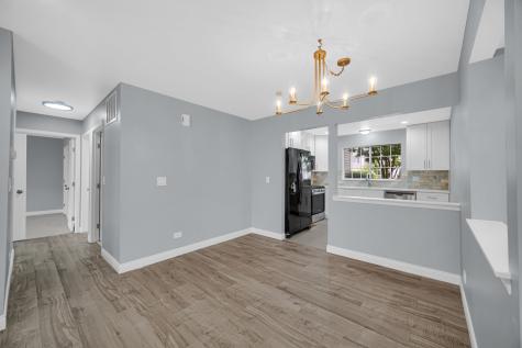 2136 Southwind Circle Schaumburg IL 60194