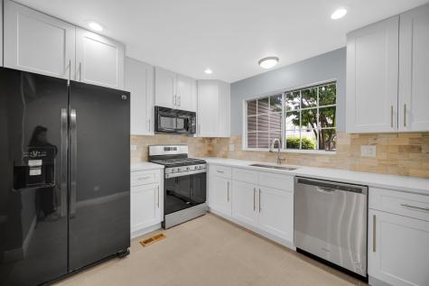 2136 Southwind Circle Schaumburg IL 60194