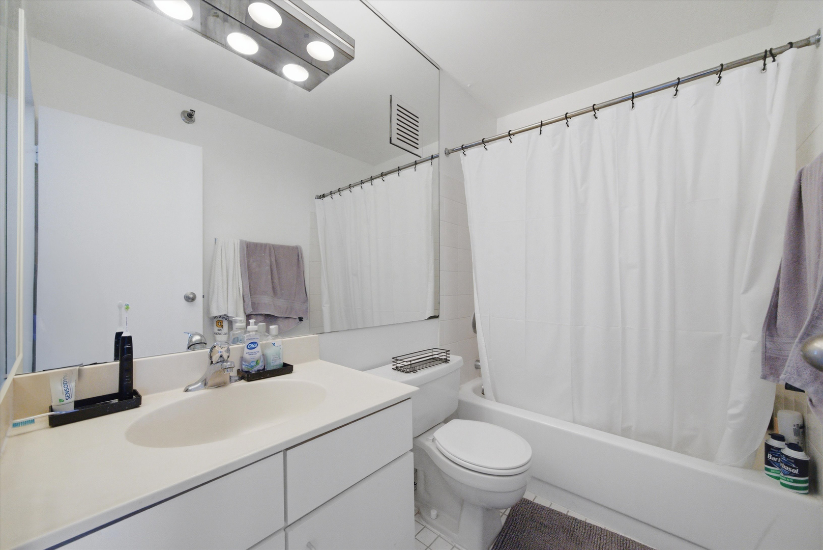 1212 North Lasalle Drive Chicago IL 60610