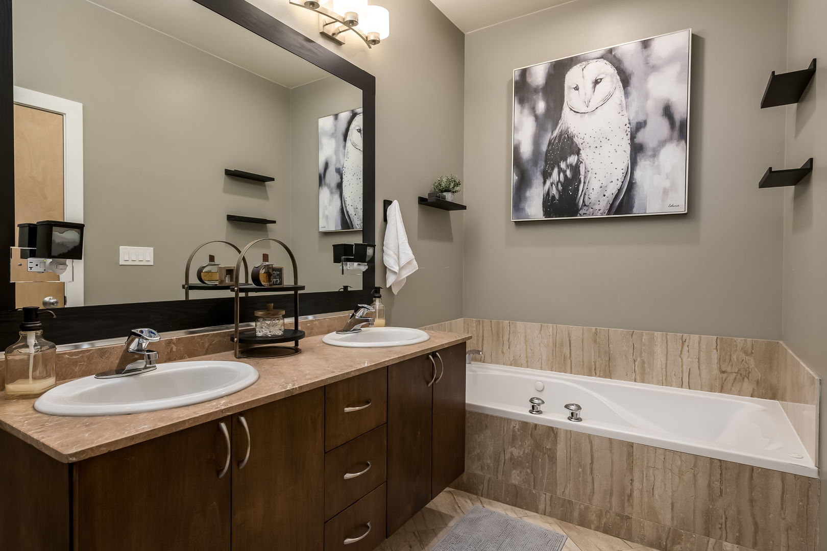 1621 West North Avenue Chicago IL 60622