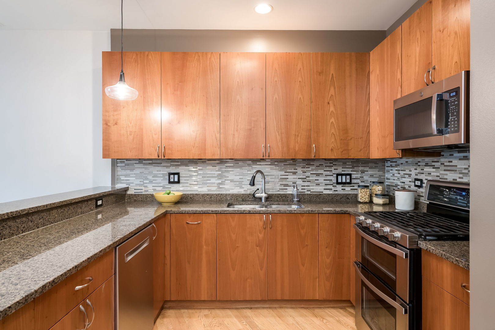1621 West North Avenue Chicago IL 60622