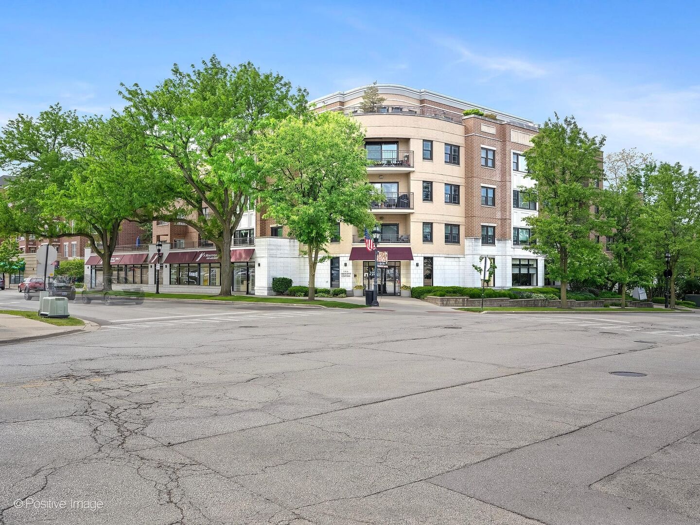 586 Crescent Boulevard Glen Ellyn IL 60137
