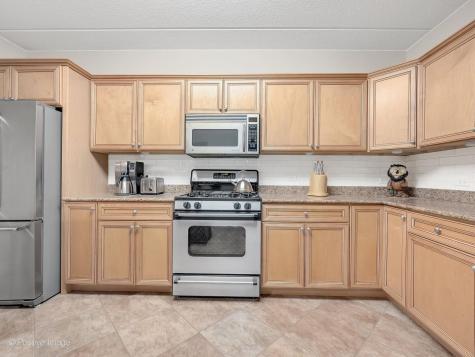 586 Crescent Boulevard Glen Ellyn IL 60137
