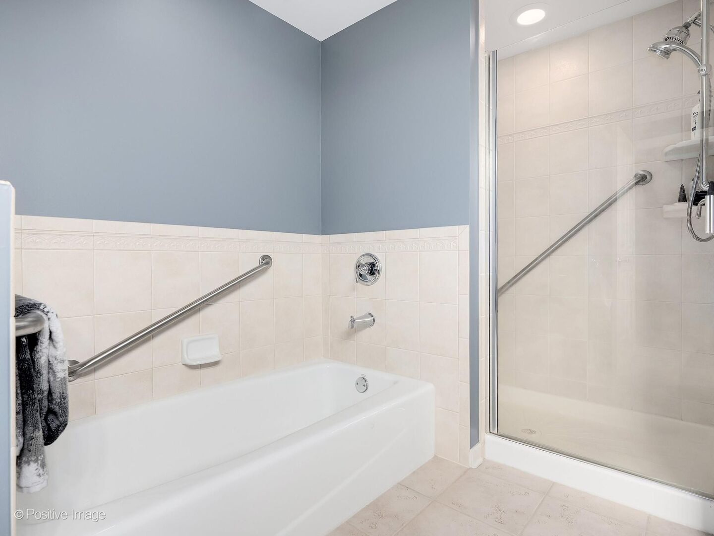 586 Crescent Boulevard Glen Ellyn IL 60137