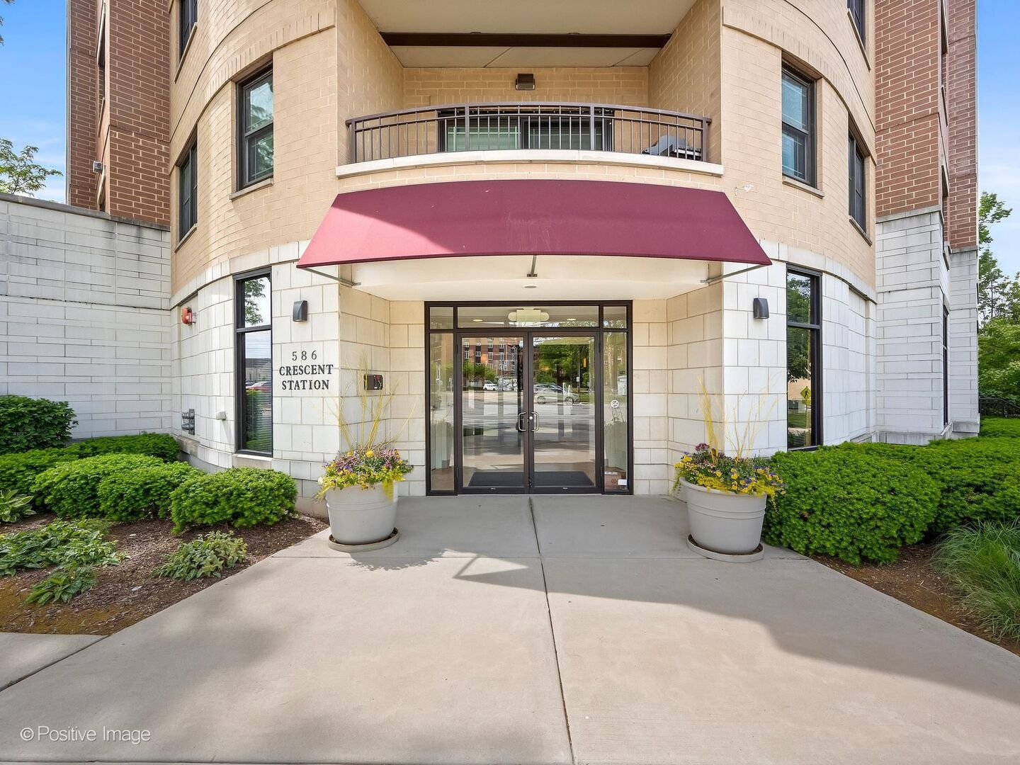 586 Crescent Boulevard Glen Ellyn IL 60137