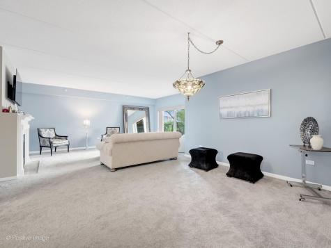 586 Crescent Boulevard Glen Ellyn IL 60137