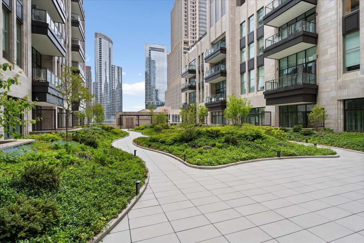 435 North Michigan Avenue Chicago IL 60611