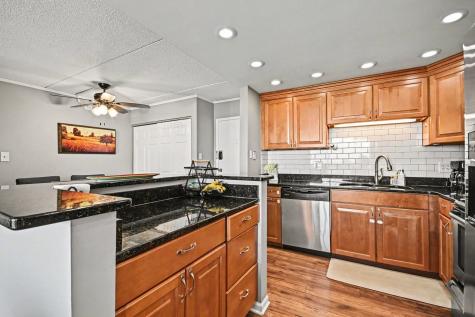 2015 South Finley Road Lombard IL 60148