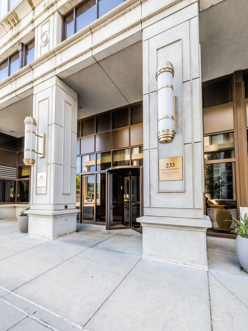 233 East 13th Street Chicago IL 60605
