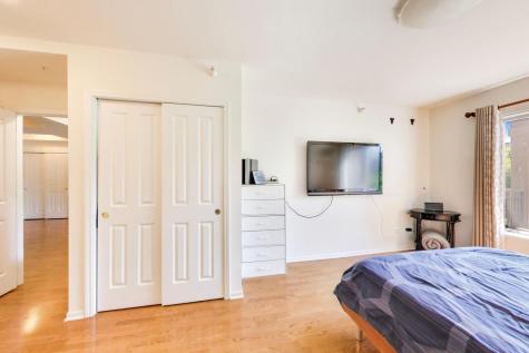 445 Village Green Lincolnshire IL 60069