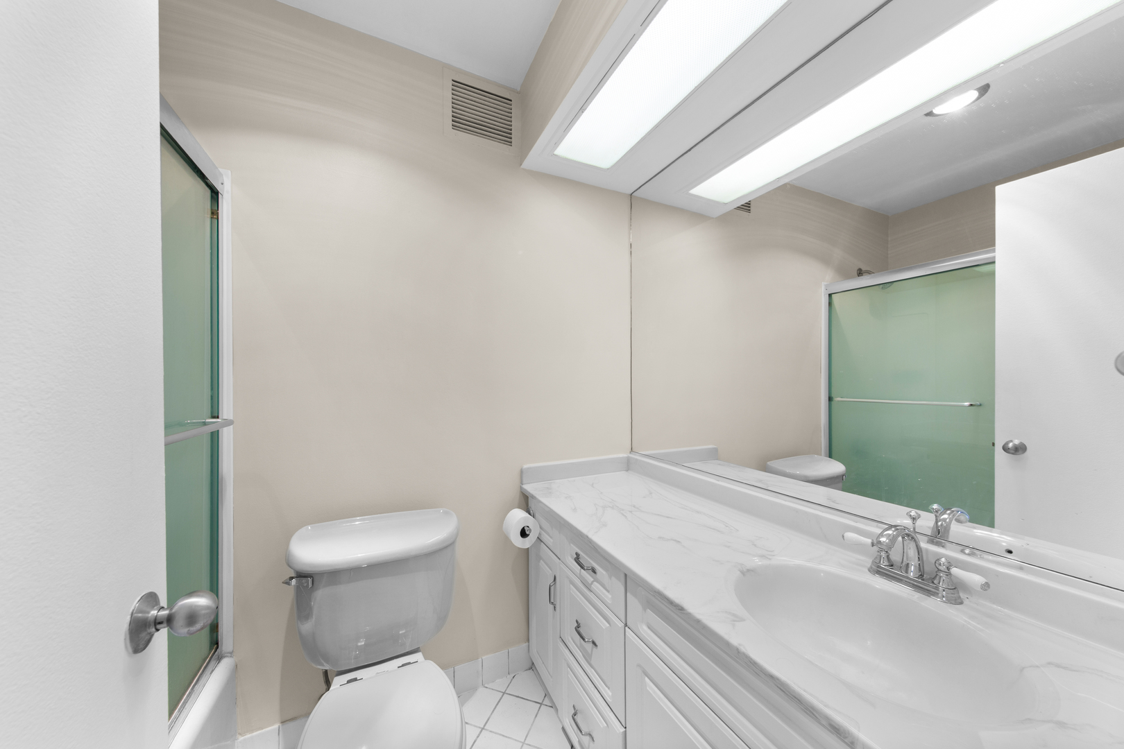 260 East Chestnut Street Chicago IL 60611