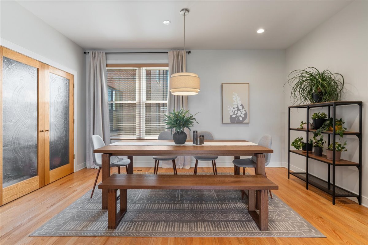 2976 North Riverwalk Drive Chicago IL 60618