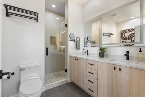 2976 North Riverwalk Drive Chicago IL 60618