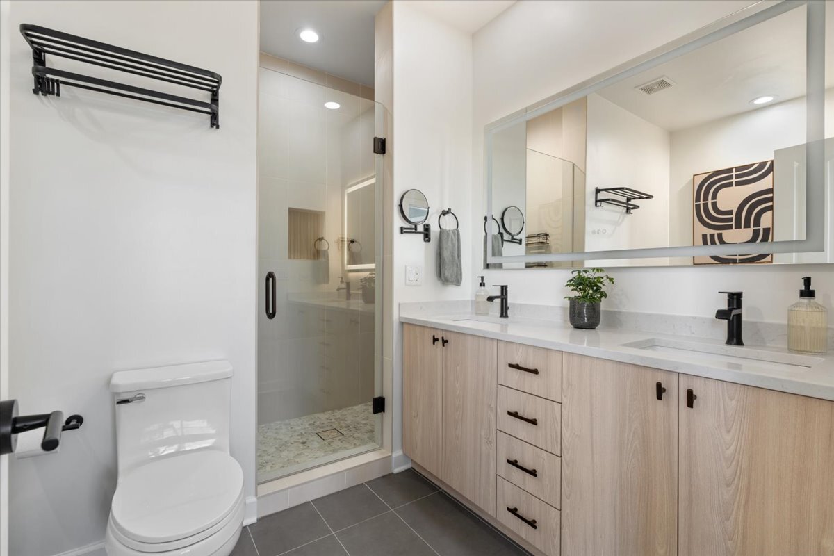2976 North Riverwalk Drive Chicago IL 60618