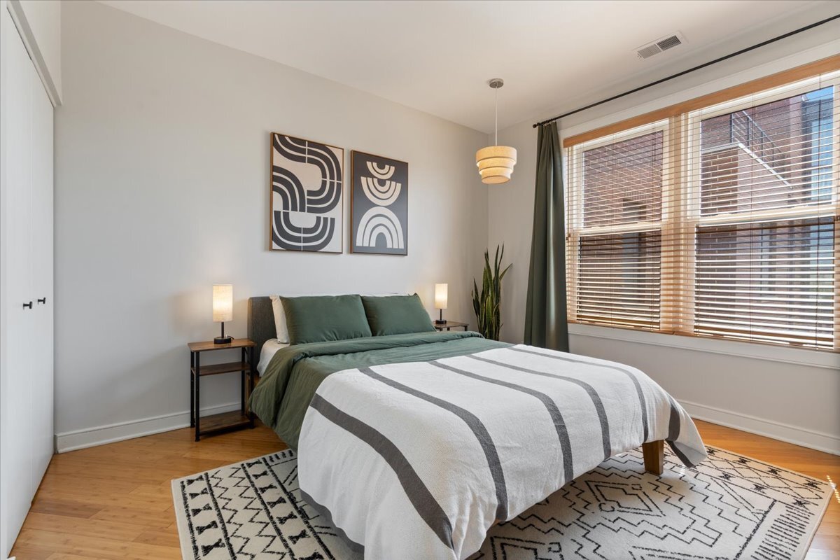 2976 North Riverwalk Drive Chicago IL 60618