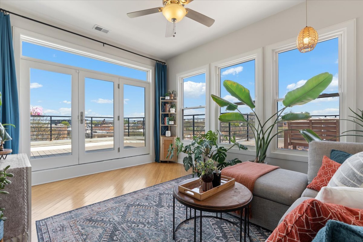 2976 North Riverwalk Drive Chicago IL 60618