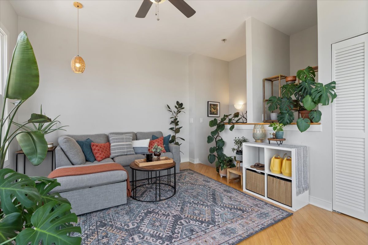 2976 North Riverwalk Drive Chicago IL 60618