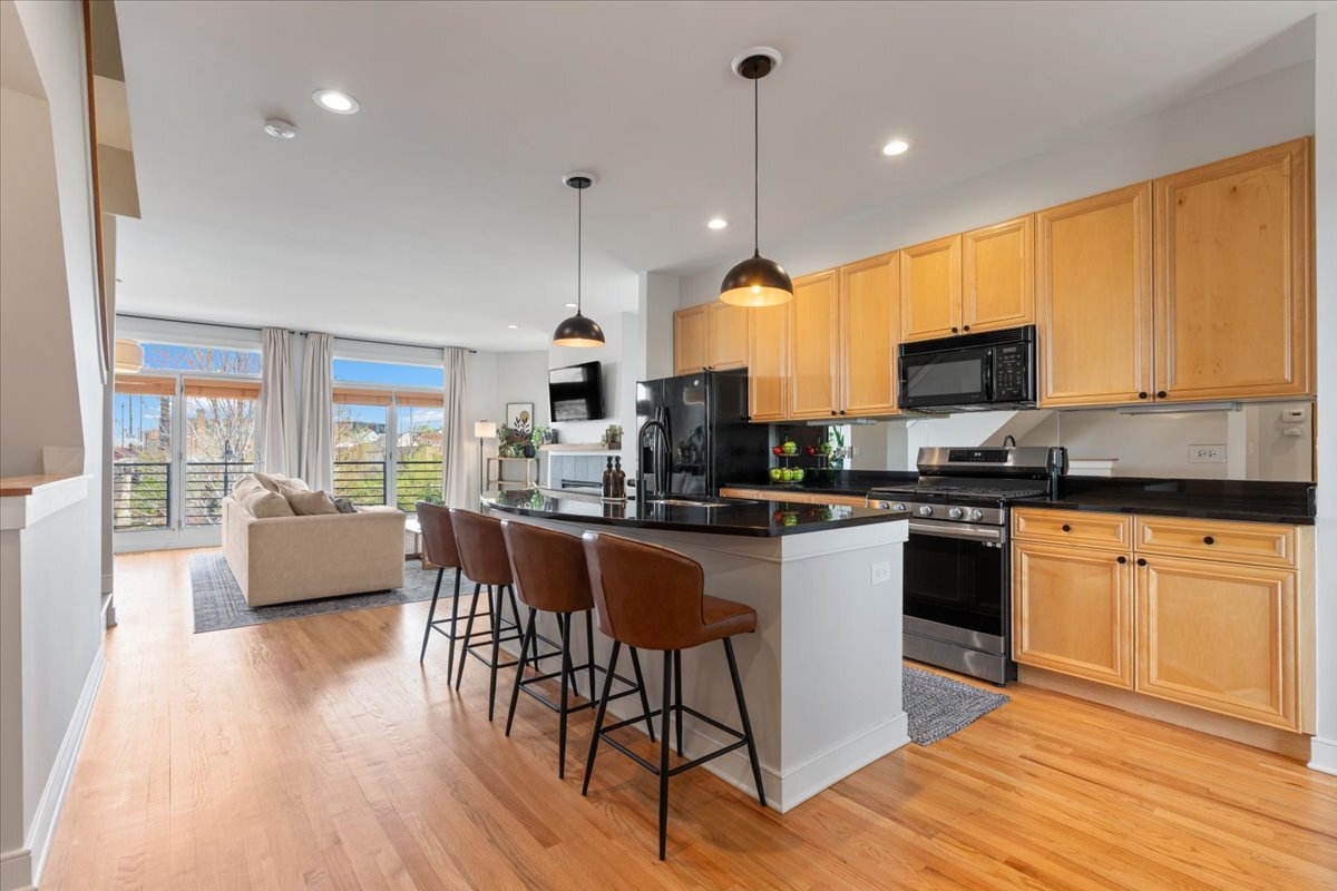 2976 North Riverwalk Drive Chicago IL 60618