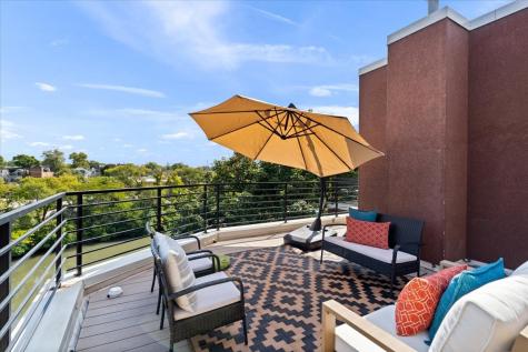 2976 North Riverwalk Drive Chicago IL 60618
