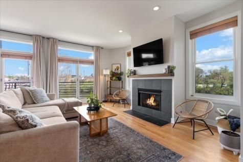 2976 North Riverwalk Drive Chicago IL 60618