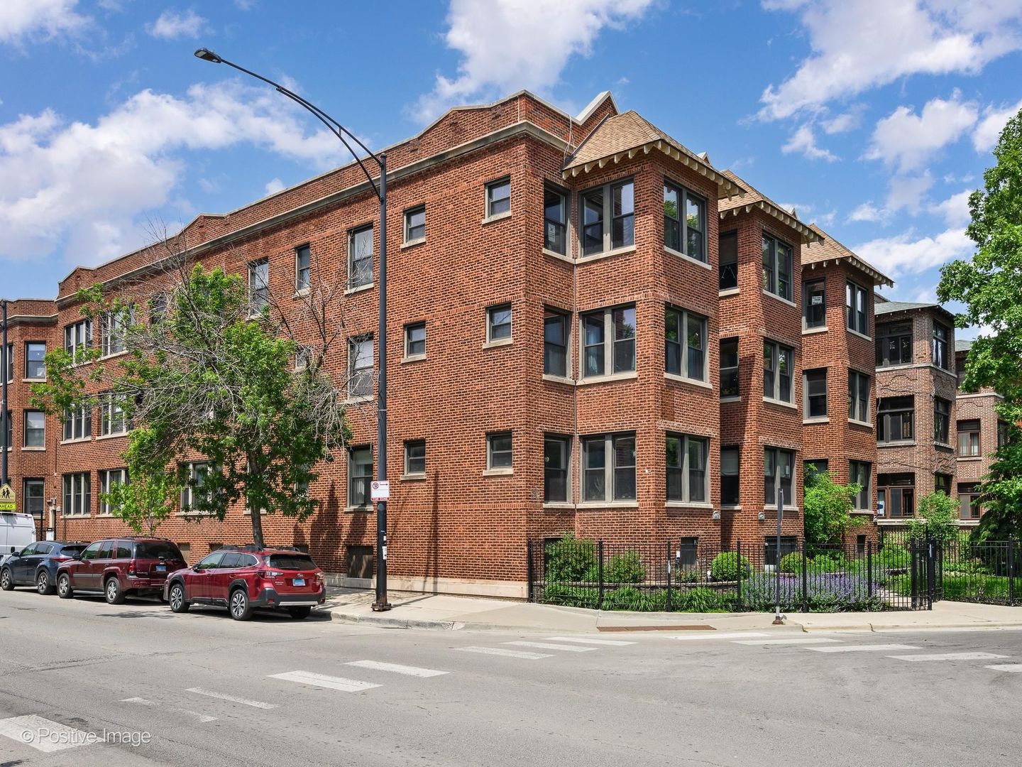 1310 West Montrose Avenue Chicago IL 60613
