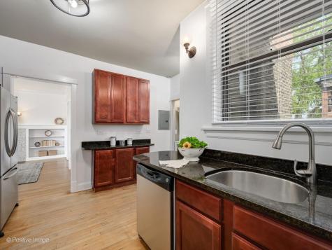 1310 West Montrose Avenue Chicago IL 60613