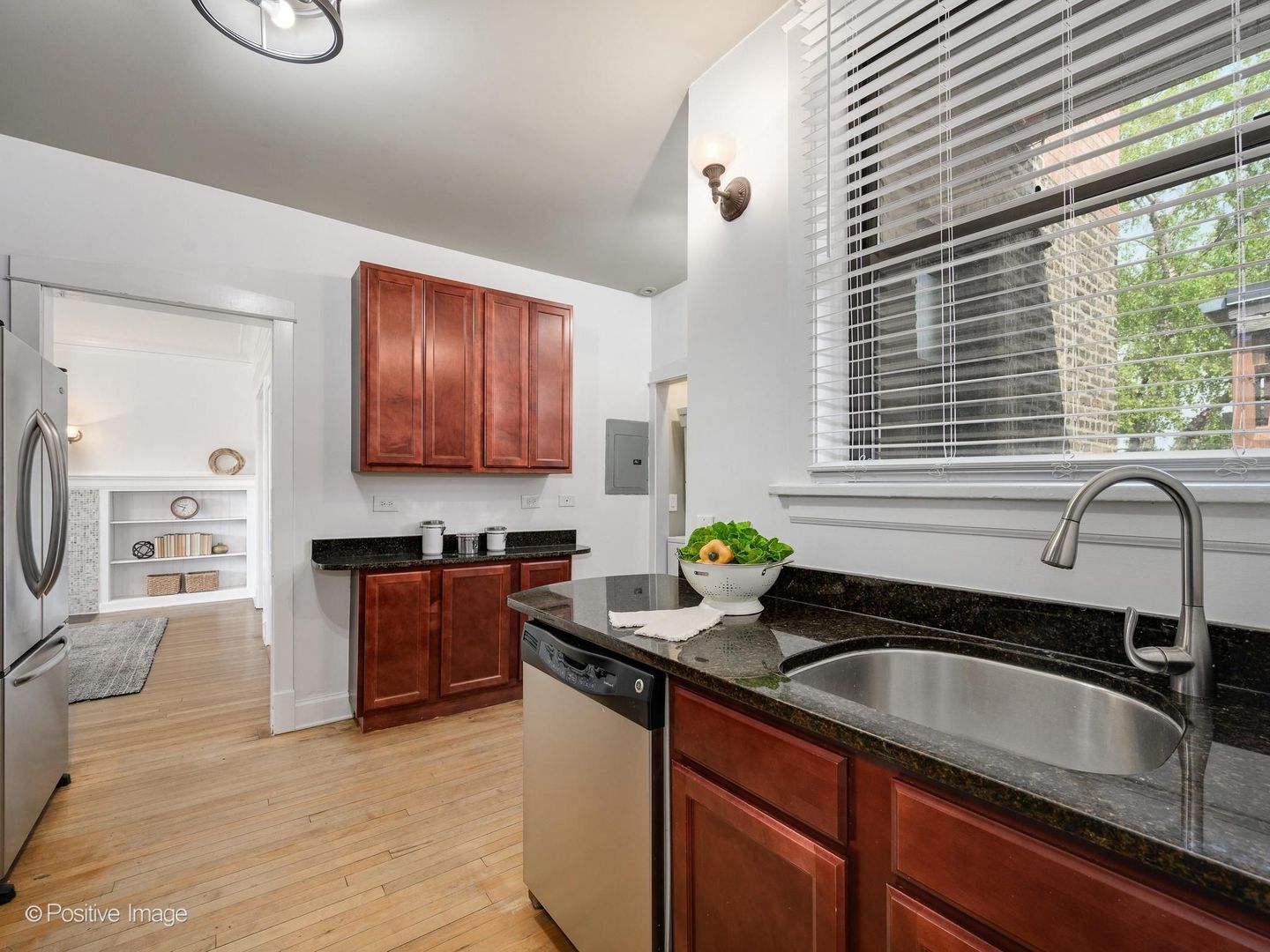 1310 West Montrose Avenue Chicago IL 60613