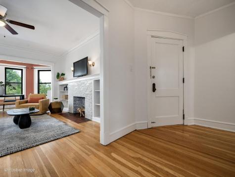 1310 West Montrose Avenue Chicago IL 60613