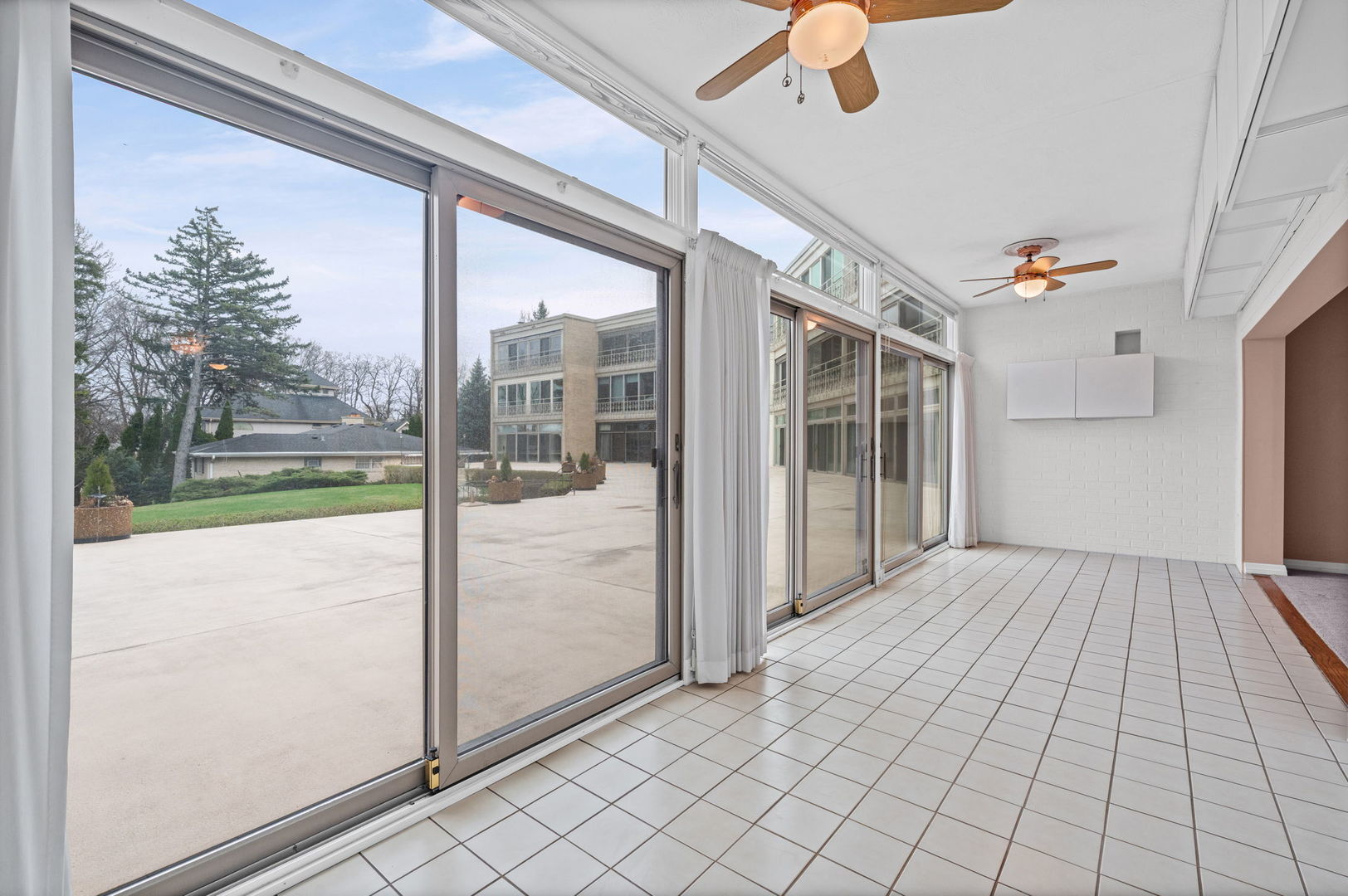 1 North Dee Road Park Ridge IL 60068