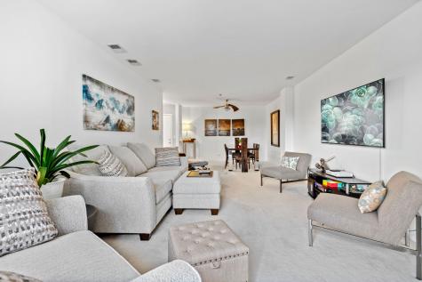 140 Manchester Drive Buffalo Grove IL 60089
