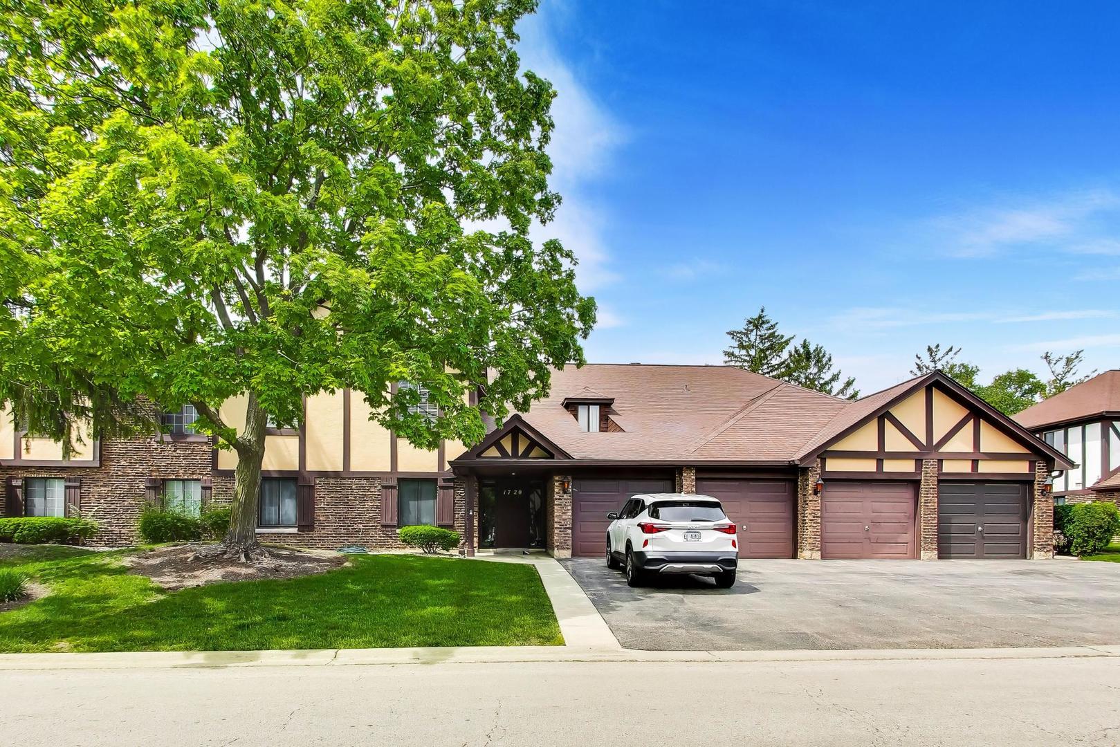 1720 Lakecliffe Drive Wheaton IL 60189