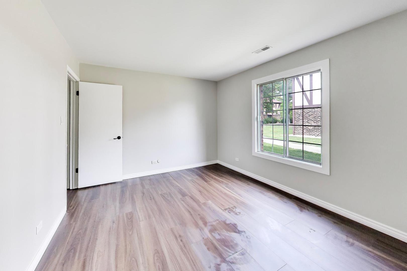 1720 Lakecliffe Drive Wheaton IL 60189