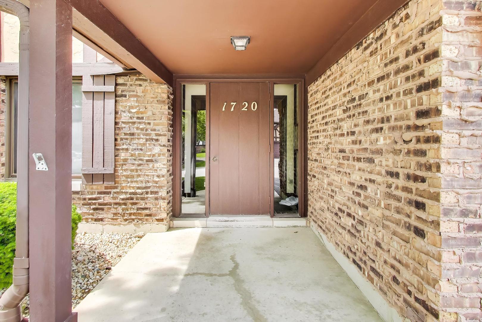 1720 Lakecliffe Drive Wheaton IL 60189