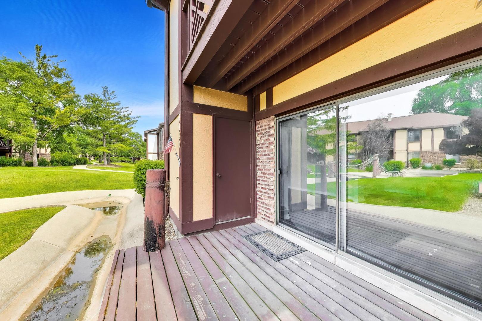 1720 Lakecliffe Drive Wheaton IL 60189