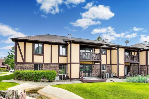 1720 Lakecliffe Drive Wheaton IL 60189
