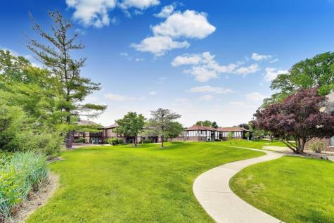 1720 Lakecliffe Drive Wheaton IL 60189