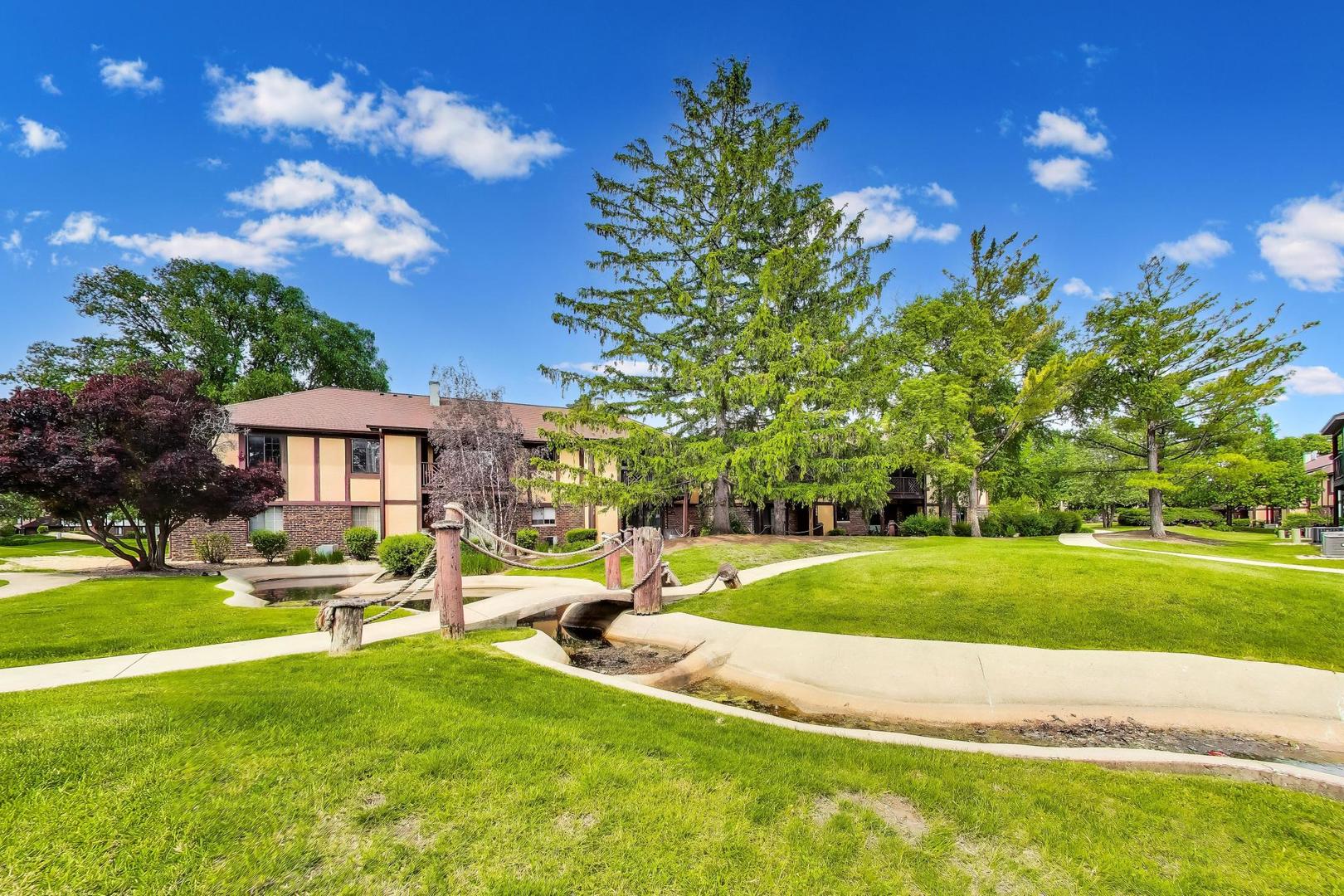 1720 Lakecliffe Drive Wheaton IL 60189