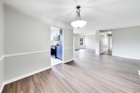 1720 Lakecliffe Drive Wheaton IL 60189