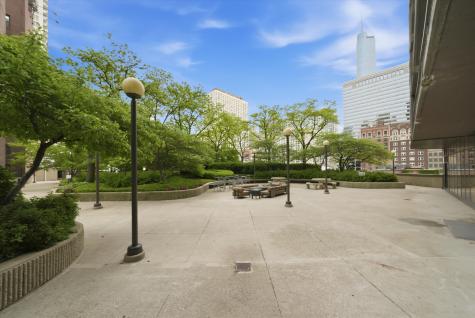 10 East Ontario Street Chicago IL 60611