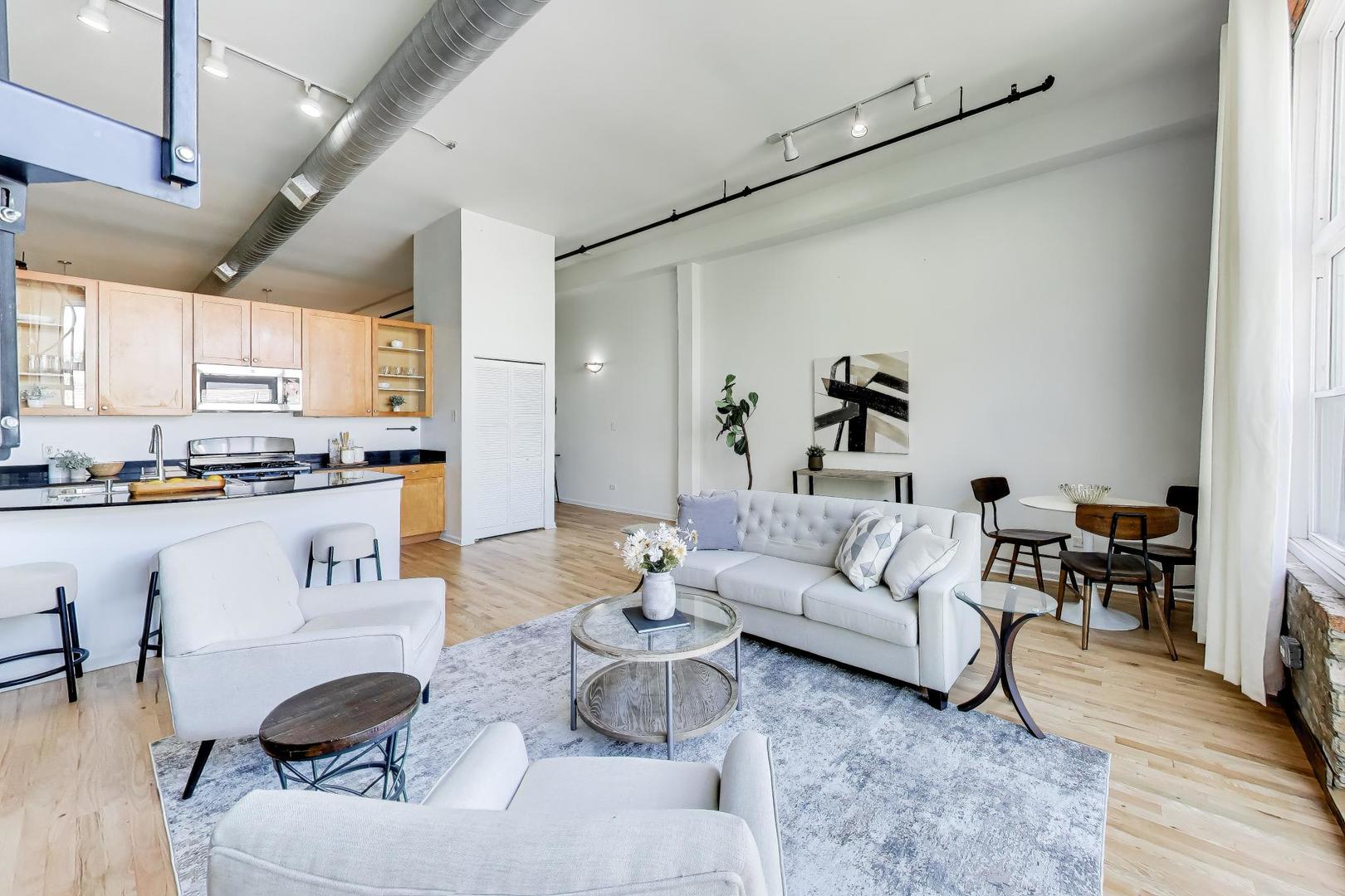 1907 North Milwaukee Avenue Chicago IL 60647