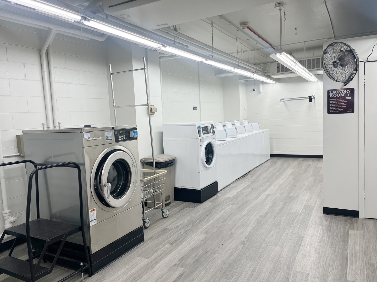 1401 East 55th Street Chicago IL 60615