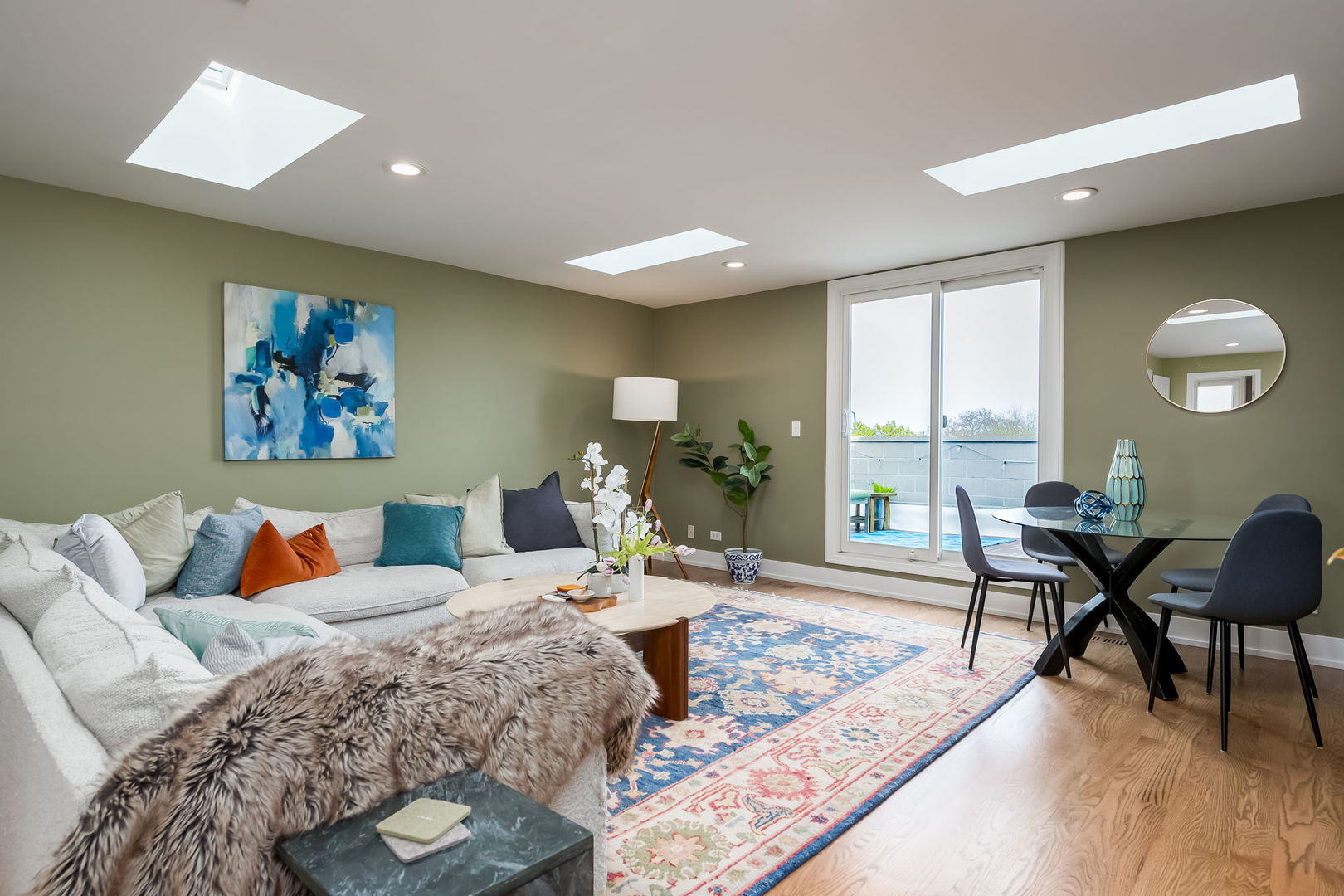 2849 North Damen Avenue Chicago IL 60618