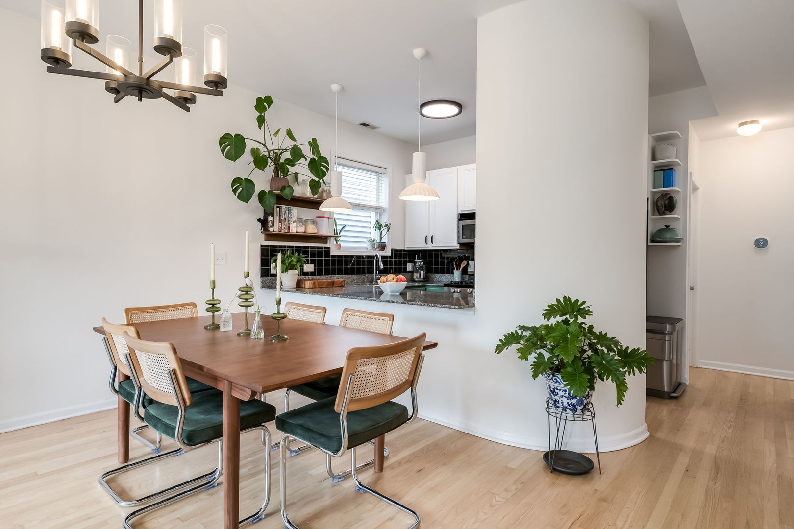 2849 North Damen Avenue Chicago IL 60618