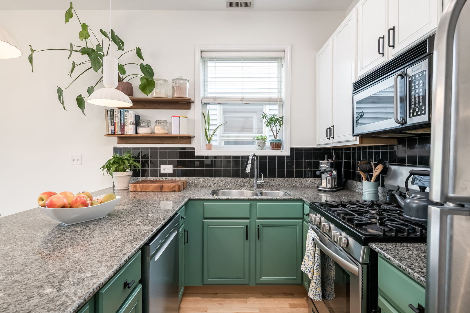 2849 North Damen Avenue Chicago IL 60618