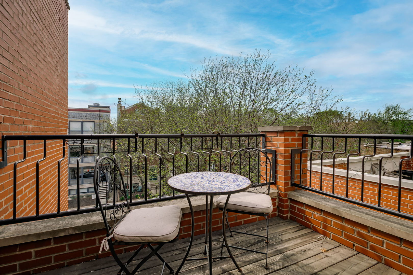 2849 North Damen Avenue Chicago IL 60618