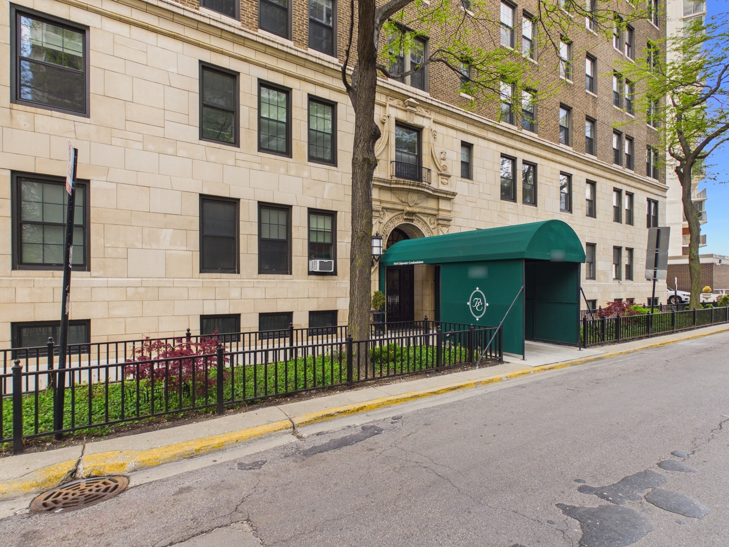 6101 North Sheridan Road Chicago IL 60660